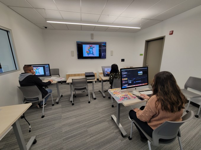 Digital Arts Lab at the El Gabilan Branch